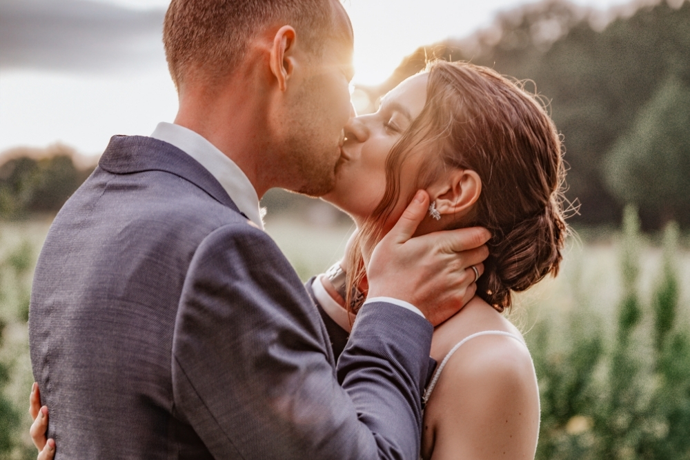 Stimmungsvolle-Hochzeitsfotos-von-Siebenschoen-Lovestories-in-Beckum-Post